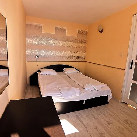 Family Hotel White House Pomorie Eksteriør billede