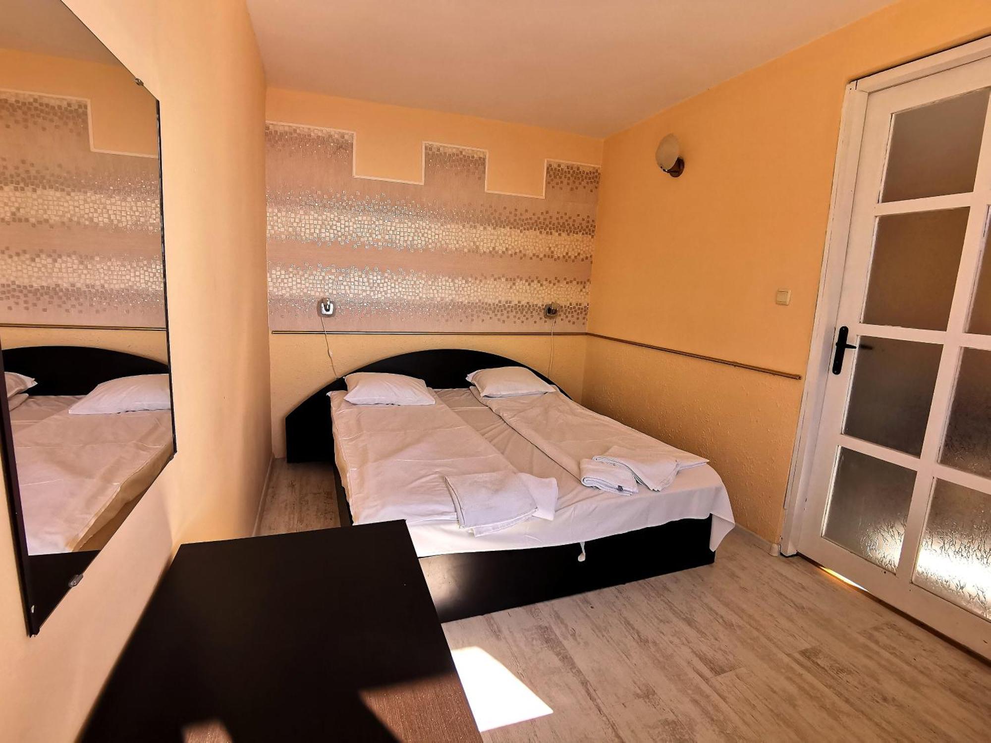 Family Hotel White House Pomorie Eksteriør billede