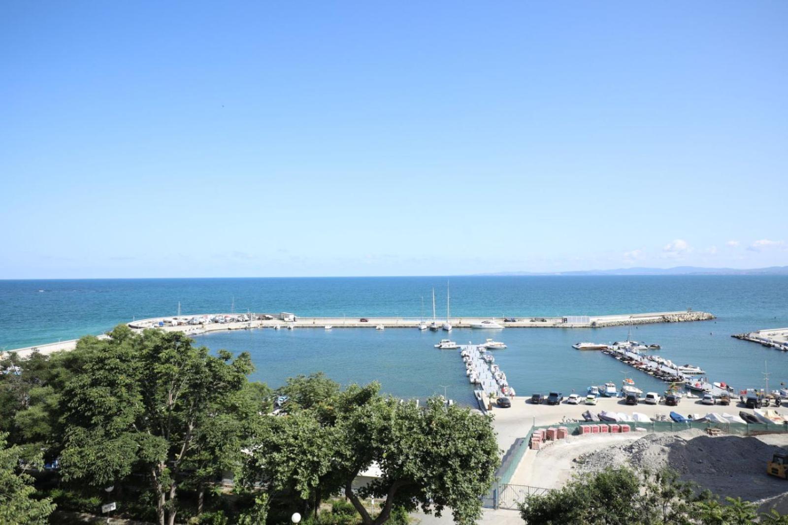 Family Hotel White House Pomorie Eksteriør billede